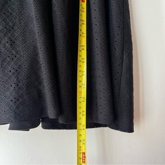 Guilty Black Eyelet Babydoll Mini Dress L Short Sleeve V-Neck Lined Casual Boho - Picture 9 of 12